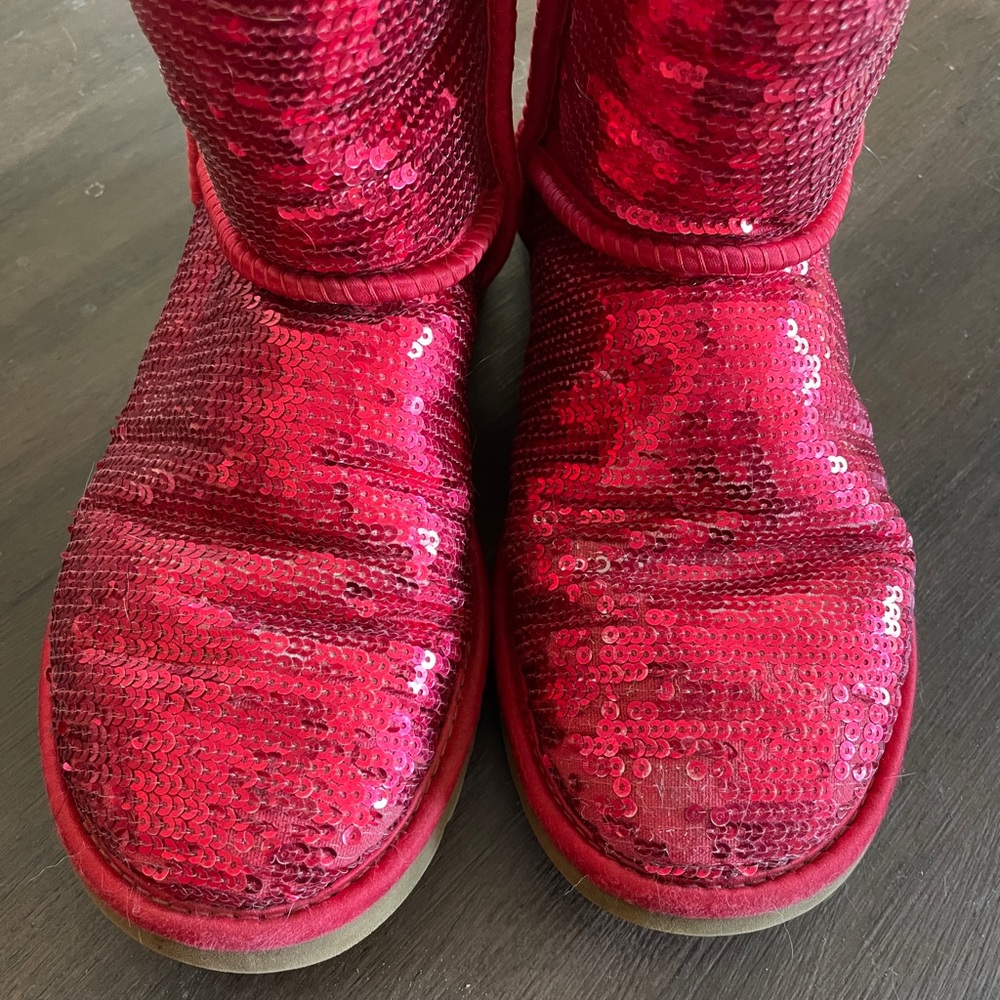 Red sequin Uggs - Picture 13 of 13